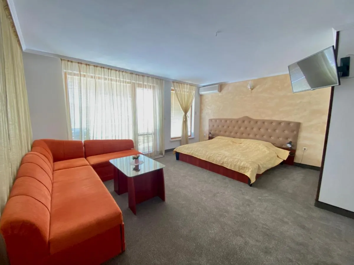 Family Hotel The Golden Fish 索佐波尔